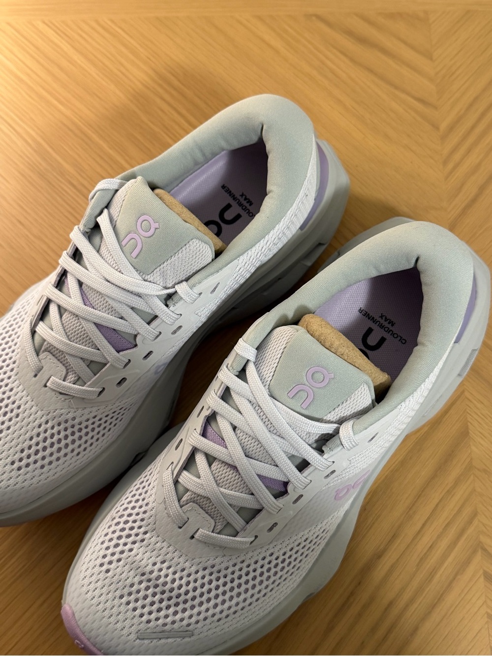 On Cloud NWOB Women Size 9 Frost Verbana Cloudrunner 3 Max Performance Athletic - Picture 7 of 7